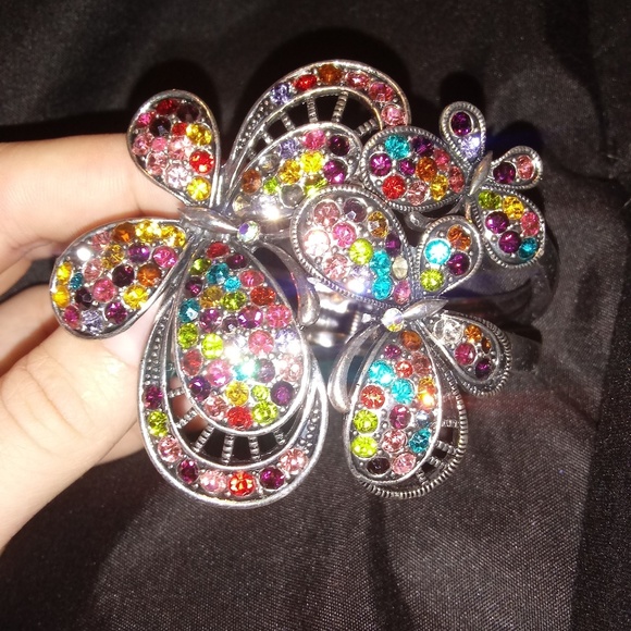 Vintage Butterfly Bracelet - Picture 1 of 5